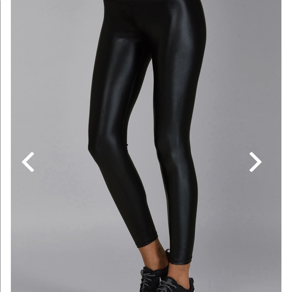 Noli- Black high shine legging
